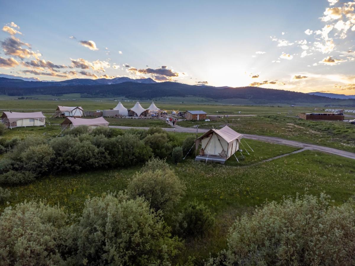 Under Canvas West Yellowstone Ngoại thất bức ảnh