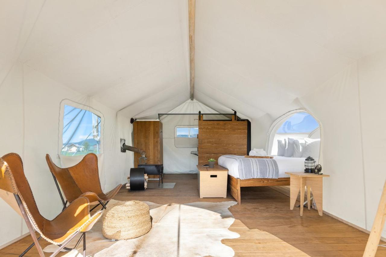 Under Canvas West Yellowstone Ngoại thất bức ảnh