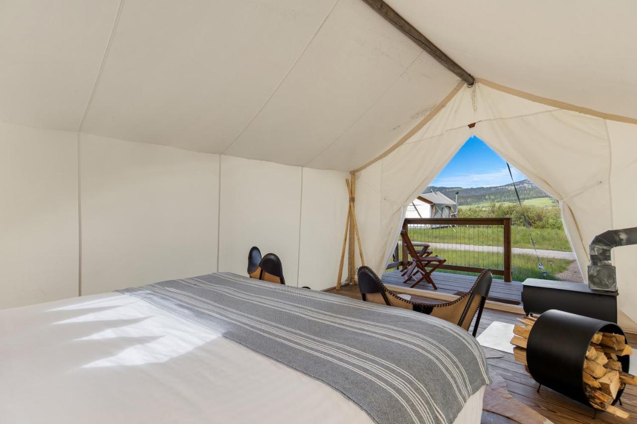 Under Canvas West Yellowstone Ngoại thất bức ảnh